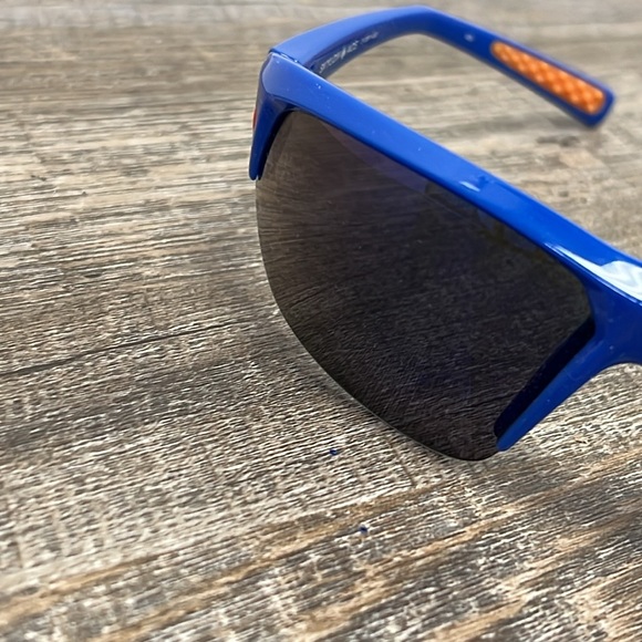 SOLD IN STORE Nike Skylon Ace EV0891 Men’s Sunglasses and Cleaning Pouch - Picture 6 of 9